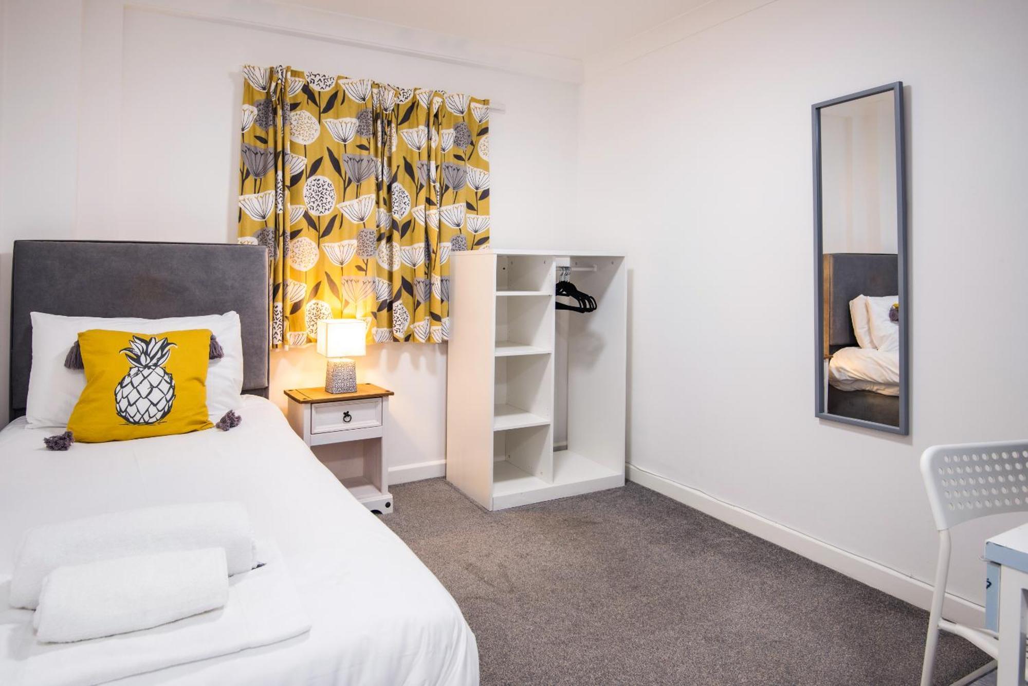 ホテル Royal Ashton Townhouse - トーントン 部屋 写真