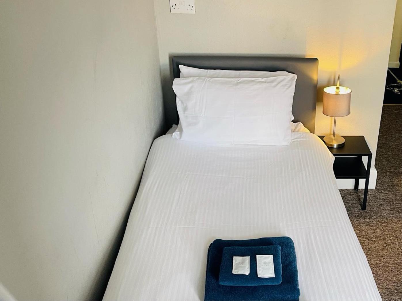 ホテル Royal Ashton Townhouse - トーントン 部屋 写真